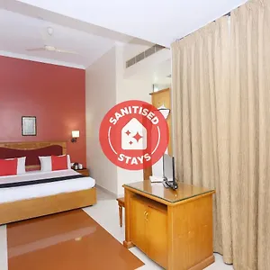 Capital O 45944 Club 7 Hotel